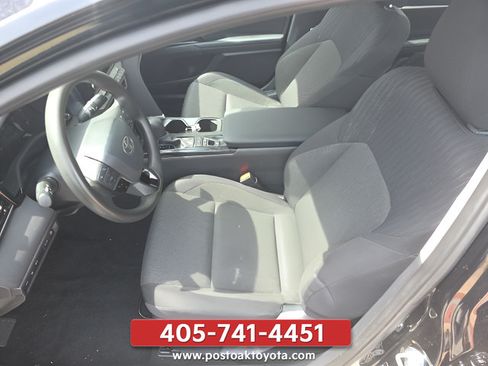 Used 2025 Toyota Camry LE FWD image 12