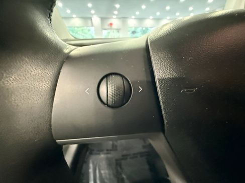 Used 2019 Tesla Model 3 Standard Range RWD image 19
