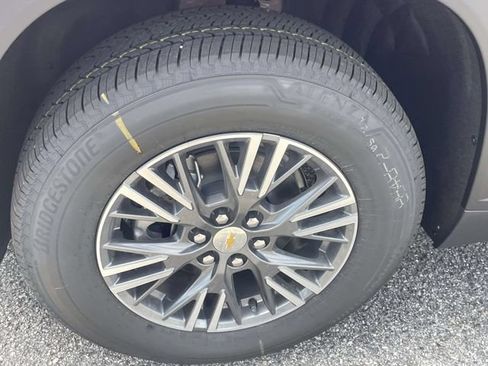 New 2026 Chevrolet Traverse LT w/ Driver Confidence Package FWD image 9