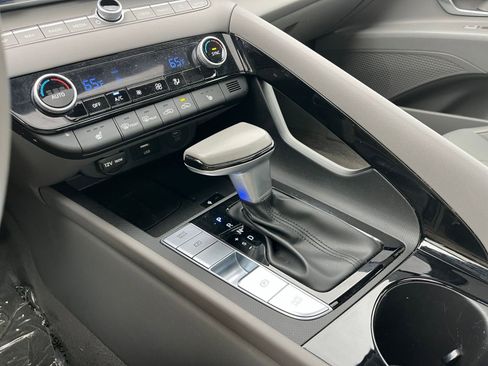 Used 2025 Hyundai Elantra SEL FWD image 42