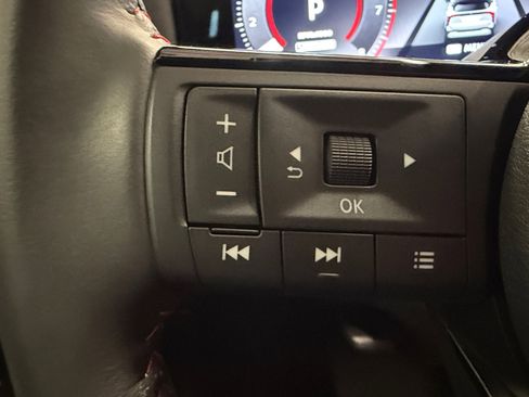 Used 2025 Nissan Kicks SR image 17