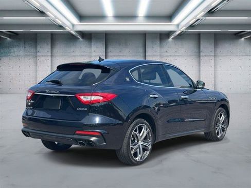 Used 2020 Maserati Levante AWD/4WD image 27