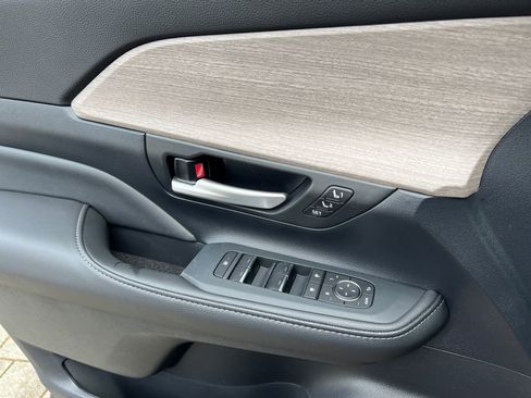 New 2026 Toyota Grand Highlander Limited image 13