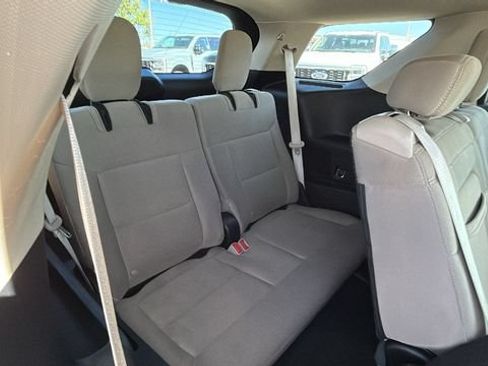 Certified 2022 Ford Explorer XLT RWD image 14