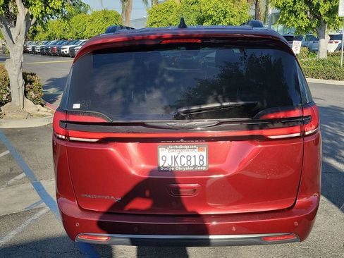 Used 2023 Chrysler Pacifica Touring-L w/ S Appearance Package image 24
