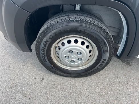 Used 2024 RAM ProMaster 2500 FWD image 13