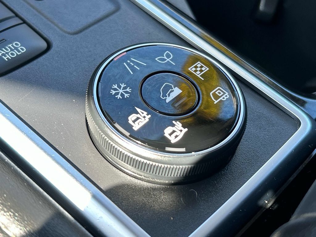 Used 2022 Nissan Pathfinder SL AWD/4WD image 27