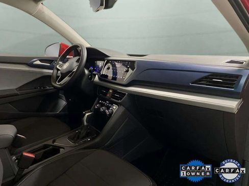 Used 2024 Volkswagen Taos SE image 82