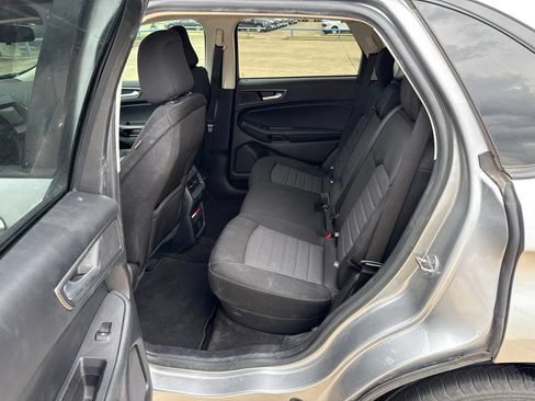 Used 2020 Ford Edge SE FWD image 5