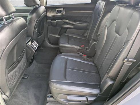 Used 2023 Kia Sorento SX AWD/4WD image 18