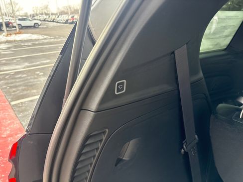 New 2026 Chrysler Pacifica Select image 21