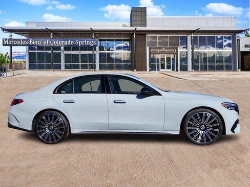 Used 2025 Mercedes-Benz E 450 4MATIC Sedan image 4