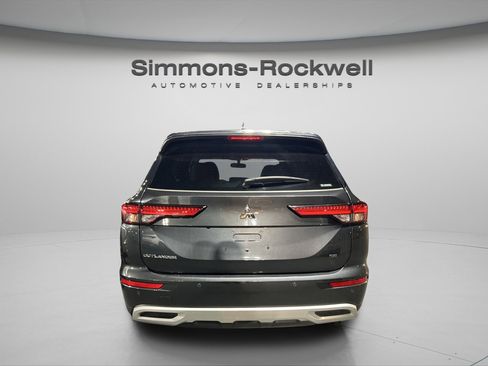 Used 2024 Mitsubishi Outlander SE image 27