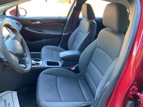 Used 2018 Chevrolet Cruze LT FWD image 19