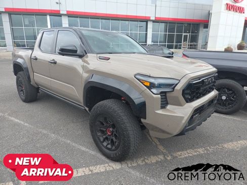 Used 2025 Toyota Tacoma TRD Pro AWD/4WD image 16