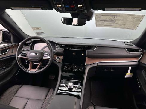 New 2025 Jeep Grand Cherokee Summit w/ Luxury Tech Group V image 21