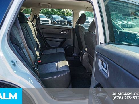 Used 2024 Nissan Rogue SV FWD image 22