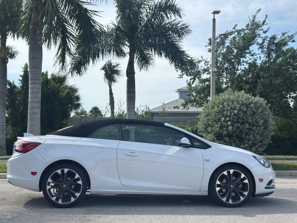 Used 2019 Buick Cascada Premium FWD image 5