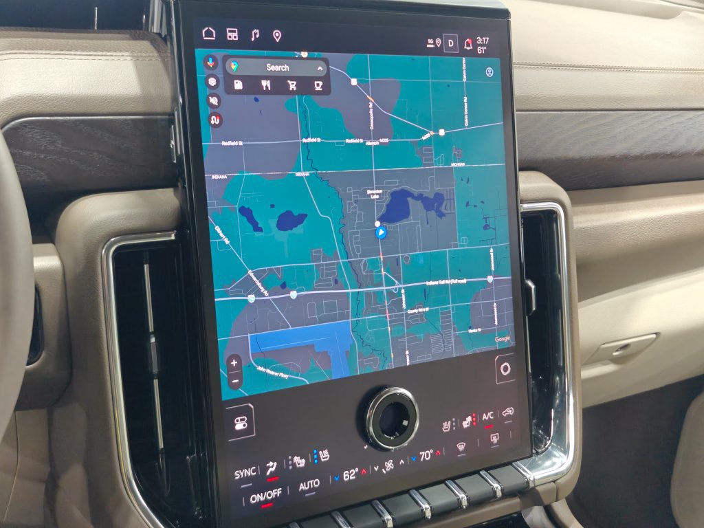 Used 2026 GMC Yukon Denali w/ Advanced Technology Package AWD/4WD image 6
