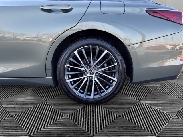 Used 2024 Lexus ES 350 w/ Premium Package FWD image 31