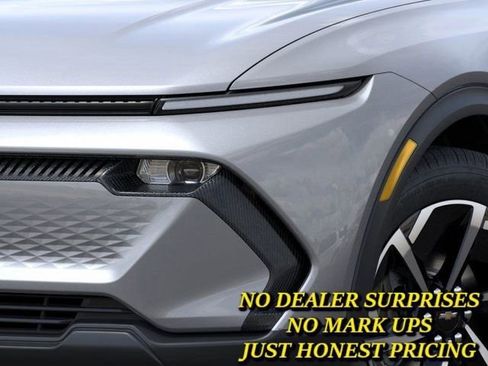 New 2026 Chevrolet Equinox EV LT image 10