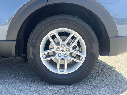 New 2026 Ford Explorer Active RWD image 26