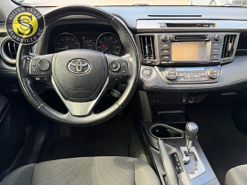 Used 2018 Toyota RAV4 XLE FWD image 25