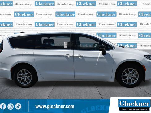 Used 2025 Chrysler Pacifica Select FWD image 4