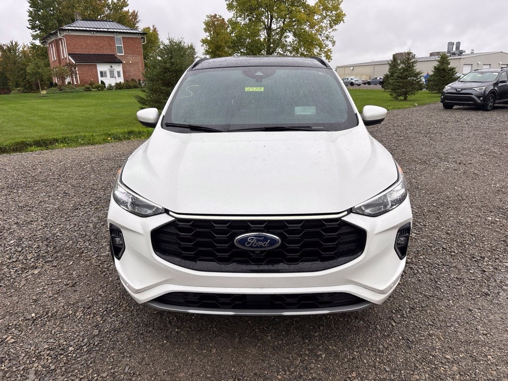 Used 2023 Ford Escape ST-Line Elite AWD/4WD image 2