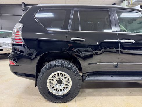 Used 2015 Lexus GX 460 w/ Premium Package AWD/4WD image 18