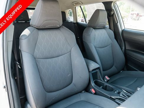 Certified 2024 Toyota Corolla Cross LE FWD image 28