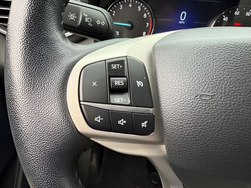 Certified 2022 Ford Explorer XLT w/ Equipment Group 202A AWD/4WD image 20