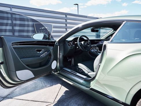 Used 2020 Bentley Continental GT AWD/4WD image 26