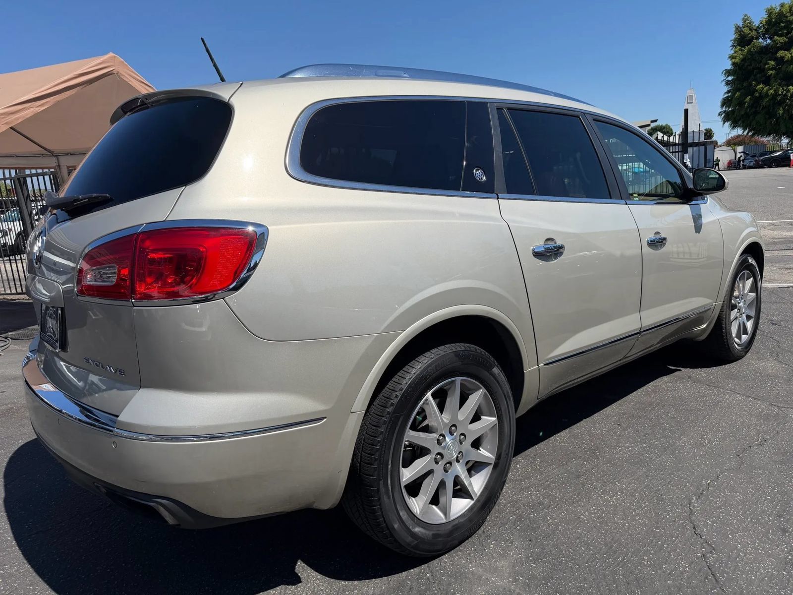 Used 2016 Buick Enclave Leather w/ Trailering Package FWD image 21