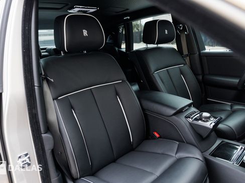 Used 2023 Rolls-Royce Phantom Sedan w/ The Phantom Package image 52