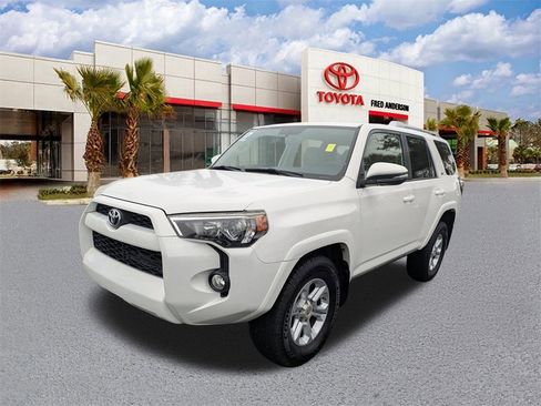 Used 2017 Toyota 4Runner SR5 Premium image 9