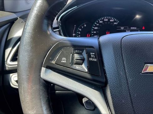 Used 2022 Chevrolet Trax LT w/ LT Convenience Package FWD image 10