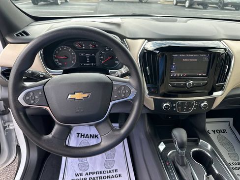 Used 2023 Chevrolet Traverse LS FWD image 16