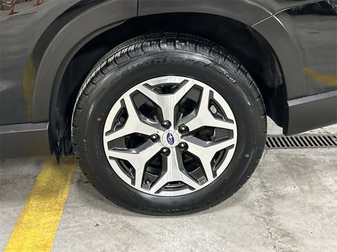 Used 2021 Subaru Forester Premium image 11