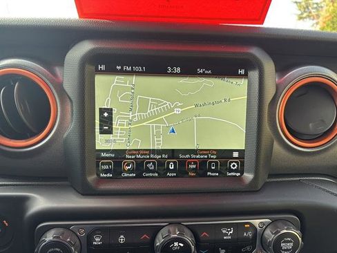 Used 2023 Jeep Gladiator Mojave w/ Cold Weather Group image 22