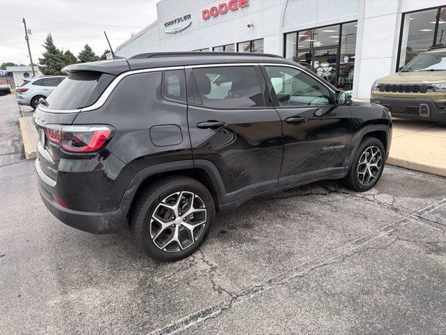 Used 2024 Jeep Compass Limited AWD/4WD image 7