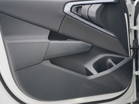 Used 2025 BMW X3 xDrive30i w/ Premium Package image 9