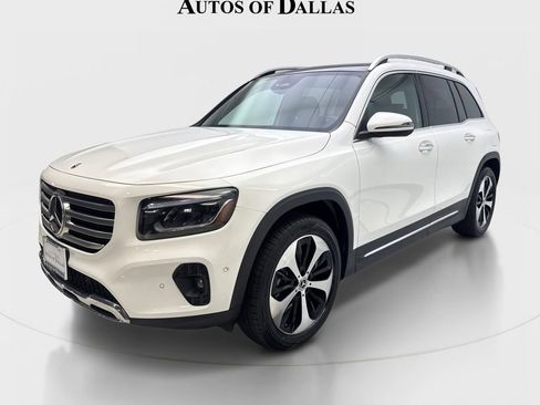 Used 2025 Mercedes-Benz GLB 250 4MATIC image 2