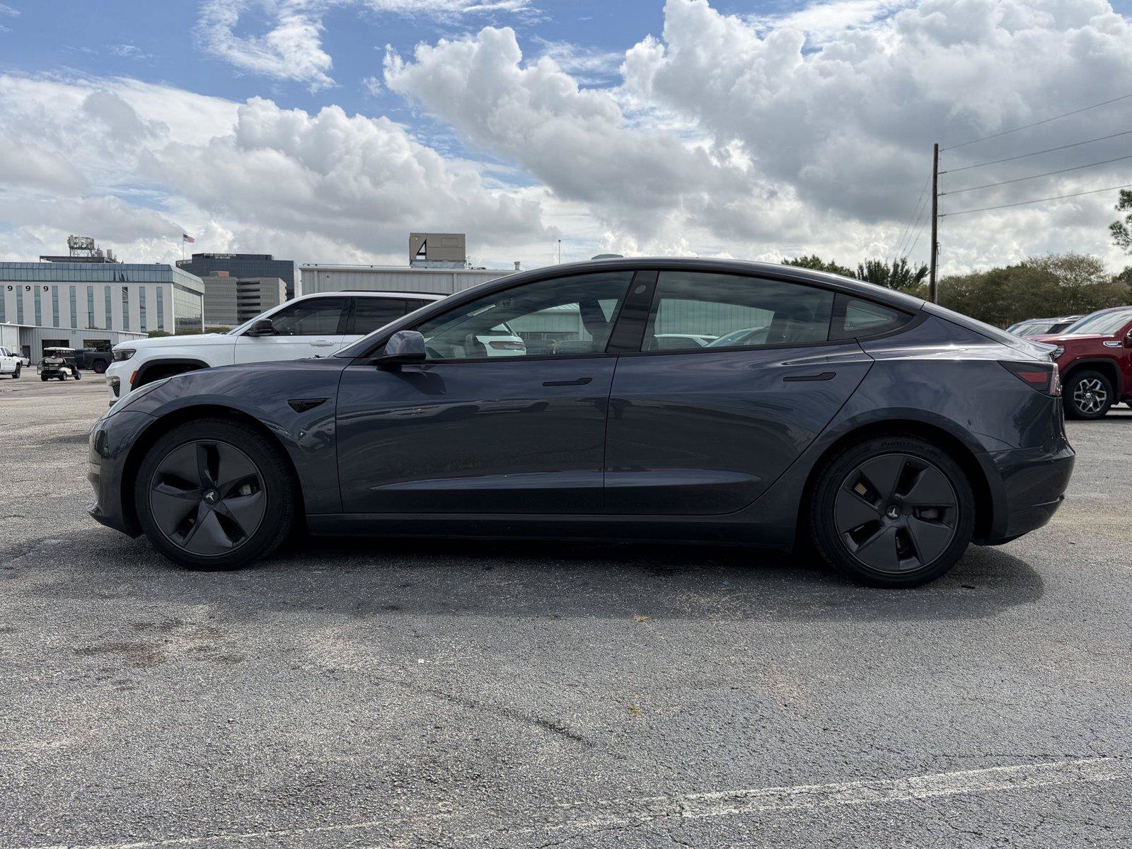 Used 2023 Tesla Model 3 Standard Range RWD image 2