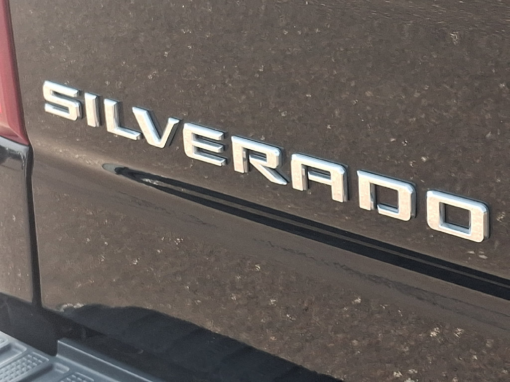 Used 2022 Chevrolet Silverado 1500 RST AWD/4WD image 32