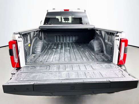 Used 2024 Ford F250 Platinum AWD/4WD image 10