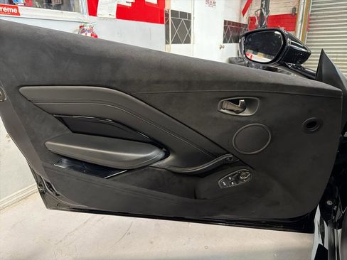 Used 2019 Aston Martin V8 Vantage Coupe RWD image 16