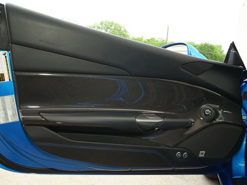 Used 2017 Ferrari 488 Spider image 23