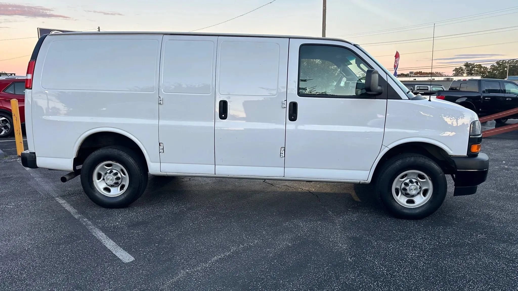 Used 2021 Chevrolet Express 2500 w/ Driver Convenience Package RWD image 6
