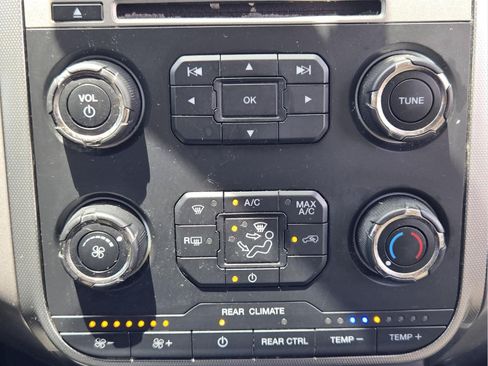 Used 2016 Ford Expedition XLT RWD image 16